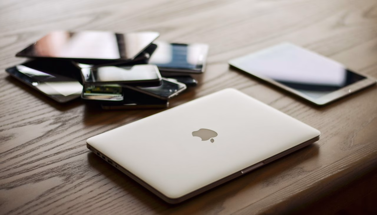 Macbook, iPad och andra techgadgets